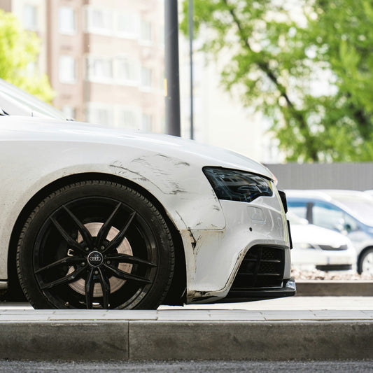 [AUTOMENT] The "Clay Bar Lubricant Glide": How to remove embedded industrial fallout from car paint without scratching