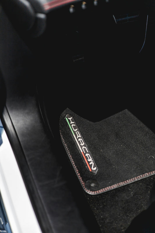 [AUTOMENT] The "Baking Soda Carpet Deodorizer": How to eliminate stubborn food and foot odor from car floor mats